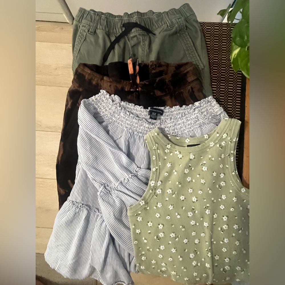 art class Green and White Floral Kids Tank Top w pant set sizes 10-14